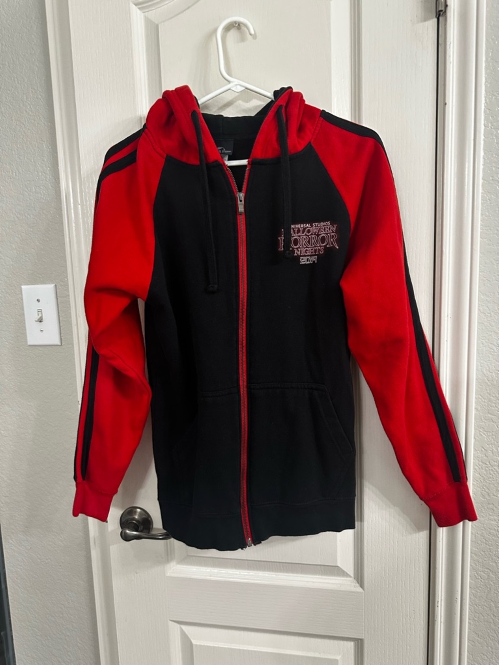 Universal Stranger Things Halloween Horror Nights 2019 Zip Up Hoodie